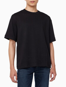 Buy 남성 릴렉스핏 CK 인터락 반팔 티셔츠 in color CK BLACK