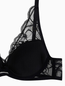 Buy 여성 CK 블랙 드래곤 레이스 AF 플런지 브라 in color BLACK
