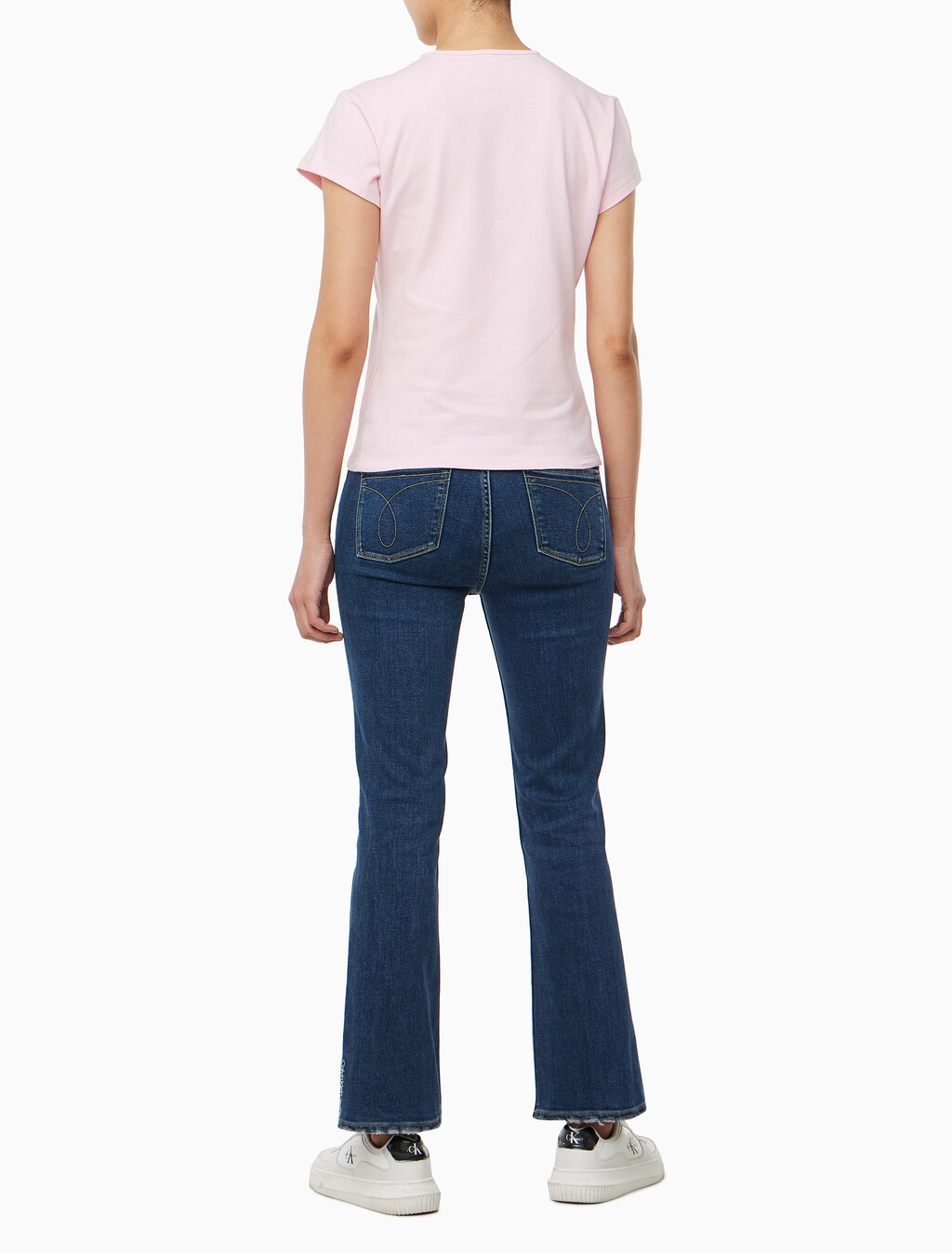 Buy 여성 슬림 스크립 CK로고 반팔 티셔츠 in color PASTEL PINK