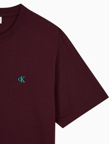 Buy 남성 이지핏 아카이브 로고 반팔 티셔츠 in color Crimson red