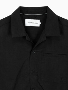 Buy 남성 릴렉스핏 반팔 셔츠 in color CK BLACK