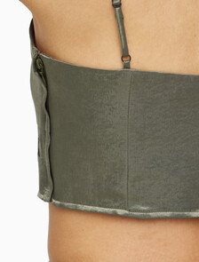 Buy 여성 사틴 스트랩피 탑 in color DUSTY OLIVE