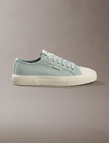 Buy 여성 비비 로우 레이스업 캔버스 스니커즈 in color Light Blue
