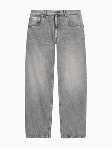 Buy 남성 배럴핏 스모크스택 데님 in color Grey