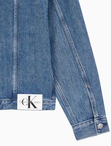 Buy 여성 모노그램 뱃지 데님 자켓 in color MID BLUE BACK EMBRO