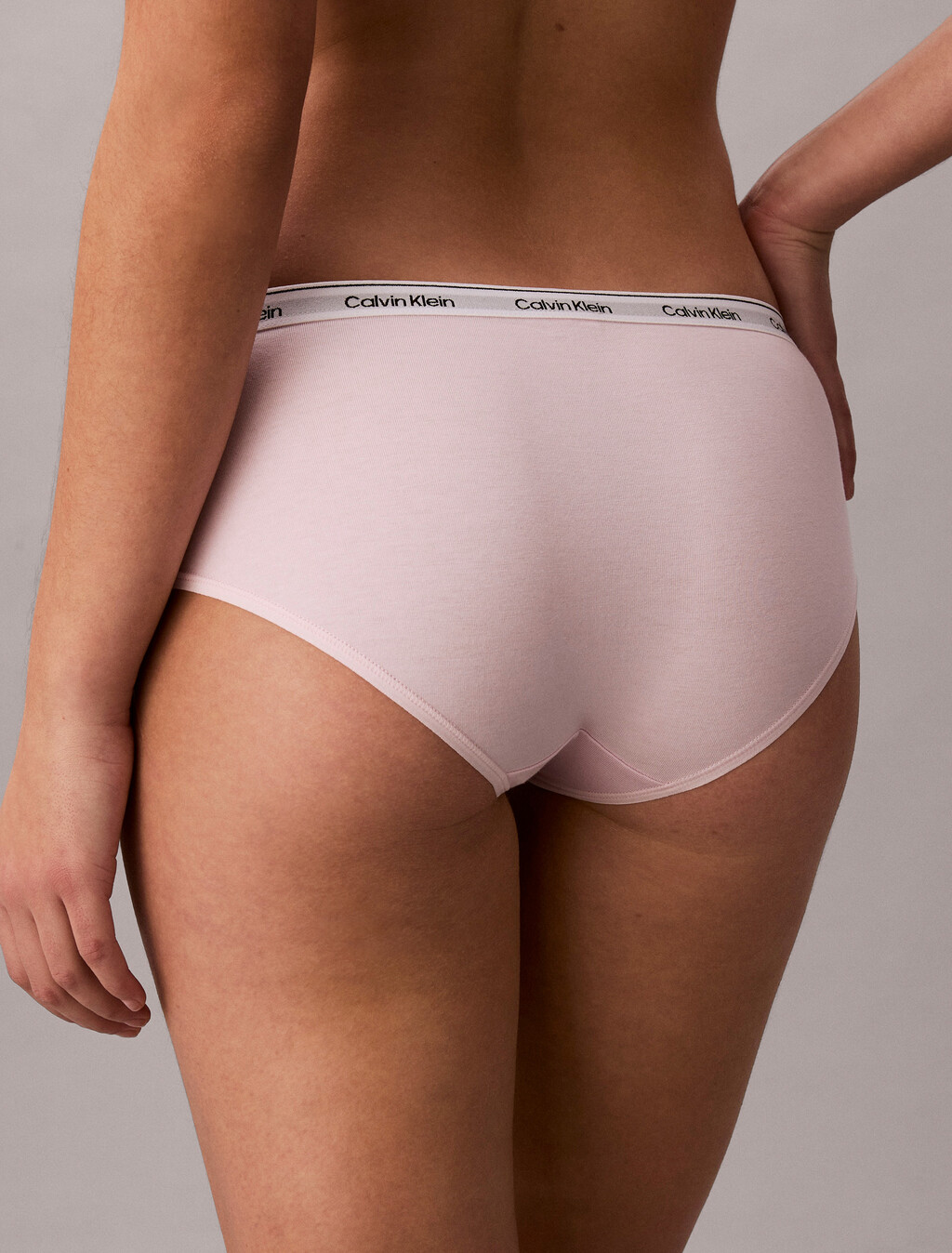 Buy 여성 모던로고 로우라이즈 힙스터 in color Pink