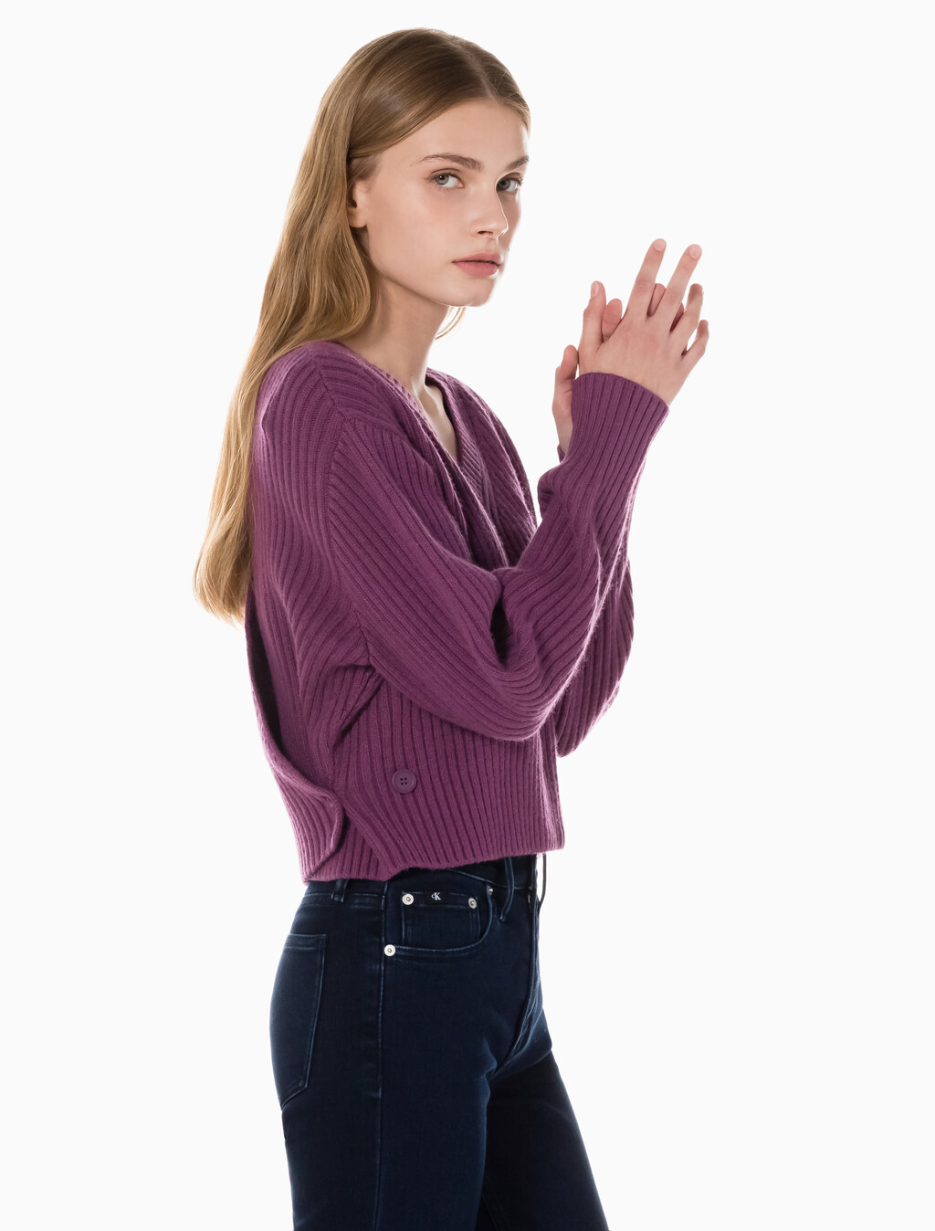 Buy 여성 캐시미어 백 디테일 풀오버 in color AMARANTH 