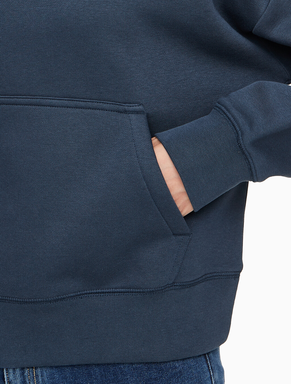 Buy 여성 아카이브 로고 플리스 후디 in color NAVY