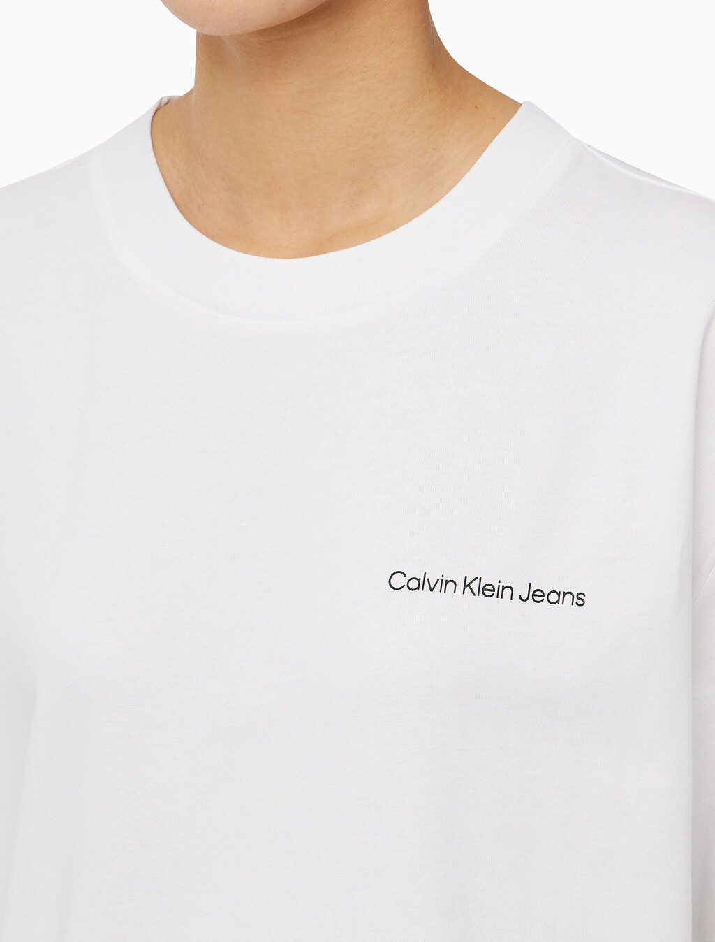 Buy 남녀공용 릴렉스핏 로고 반팔 티셔츠 in color BRIGHT WHITE