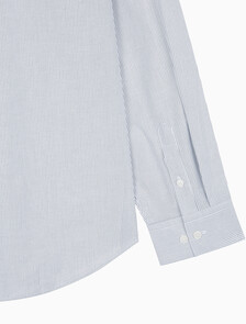 Buy 남성 커브 로고 옥스포드 클래식 셔츠 in color LIGHT BLUE