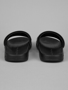 Buy 여성 노리치 슬리퍼 in color BLACK