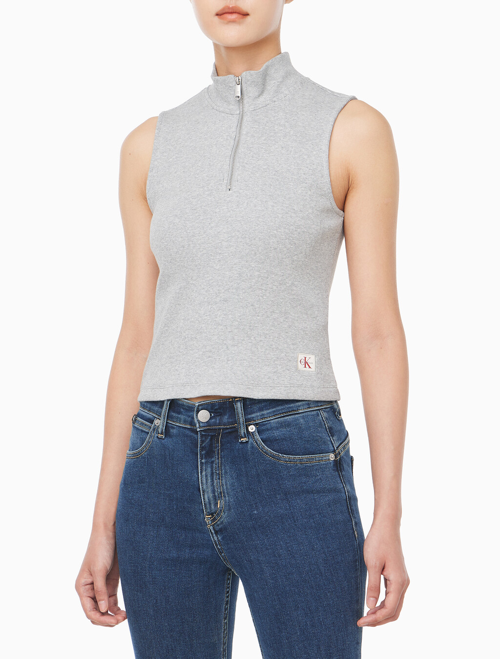 Buy 여성 우븐라벨 슬리브리스 하프 집업 탑 in color HEROIC GREY HEATHER