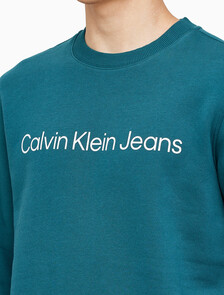 Buy 남성 레귤러핏 인스티튜셔널 로고 기모 스웨트셔츠 in color ATLANTIC DEEP