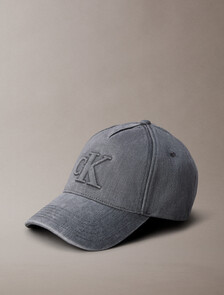 Buy 남녀공용 CKJ 스몰 모노그램 시즈널 로고 데님 볼캡 in color Grey