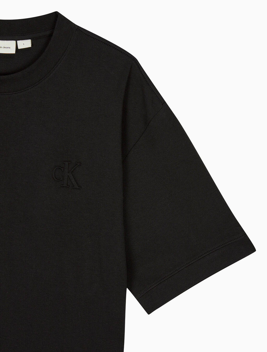 Buy 남성 릴렉스핏 CK 인터락 반팔 티셔츠 in color CK BLACK