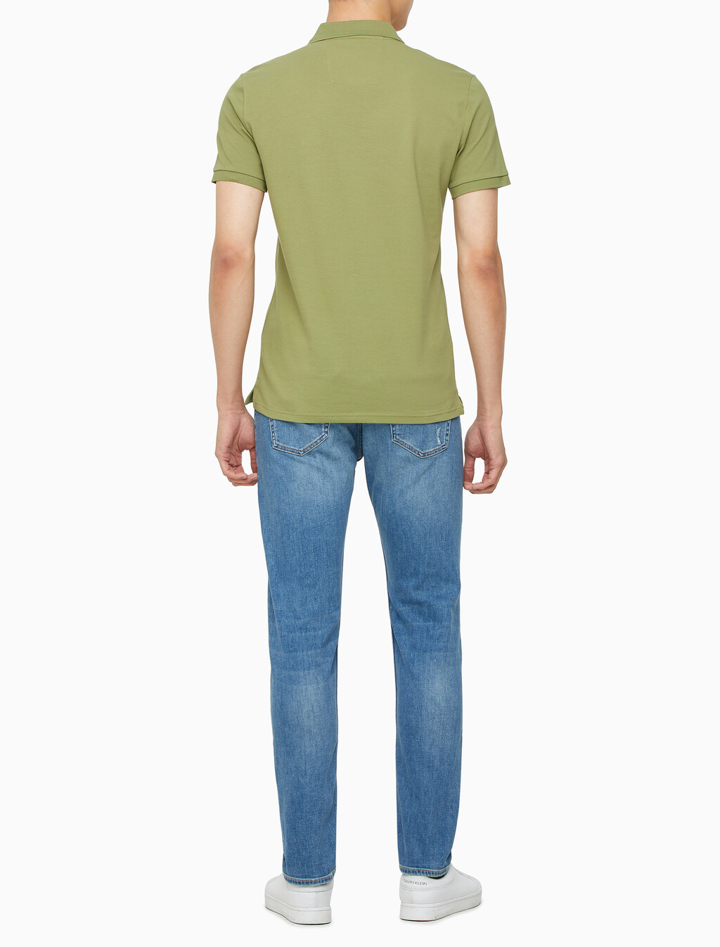 Buy 남성 슬림핏 CK 로고 뱃지  폴로 티셔츠 in color KHAKI
