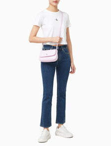 Buy 여성 하드웨어 모노그램 플랩 카메라 백 in color Pink