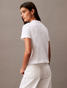 Buy 여성 릴렉스핏 아카이브 로고 크루넥 반팔 티셔츠 in color BRILLIANT WHITE