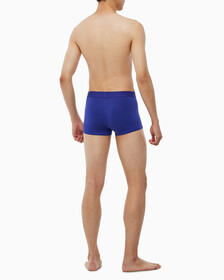 Buy 남성 퓨쳐쉬프트 마이크로 로우라이즈 트렁크 in color SPECTRUM BLUE/SPICY ORANGE