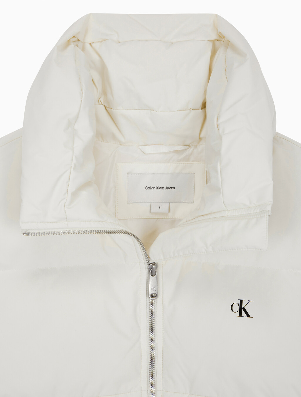 Buy 여성 볼륨 넥 크롭 다운 푸퍼 in color WHITE