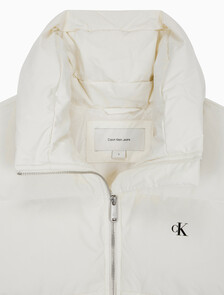 Buy 여성 볼륨 넥 크롭 다운 푸퍼 in color WHITE