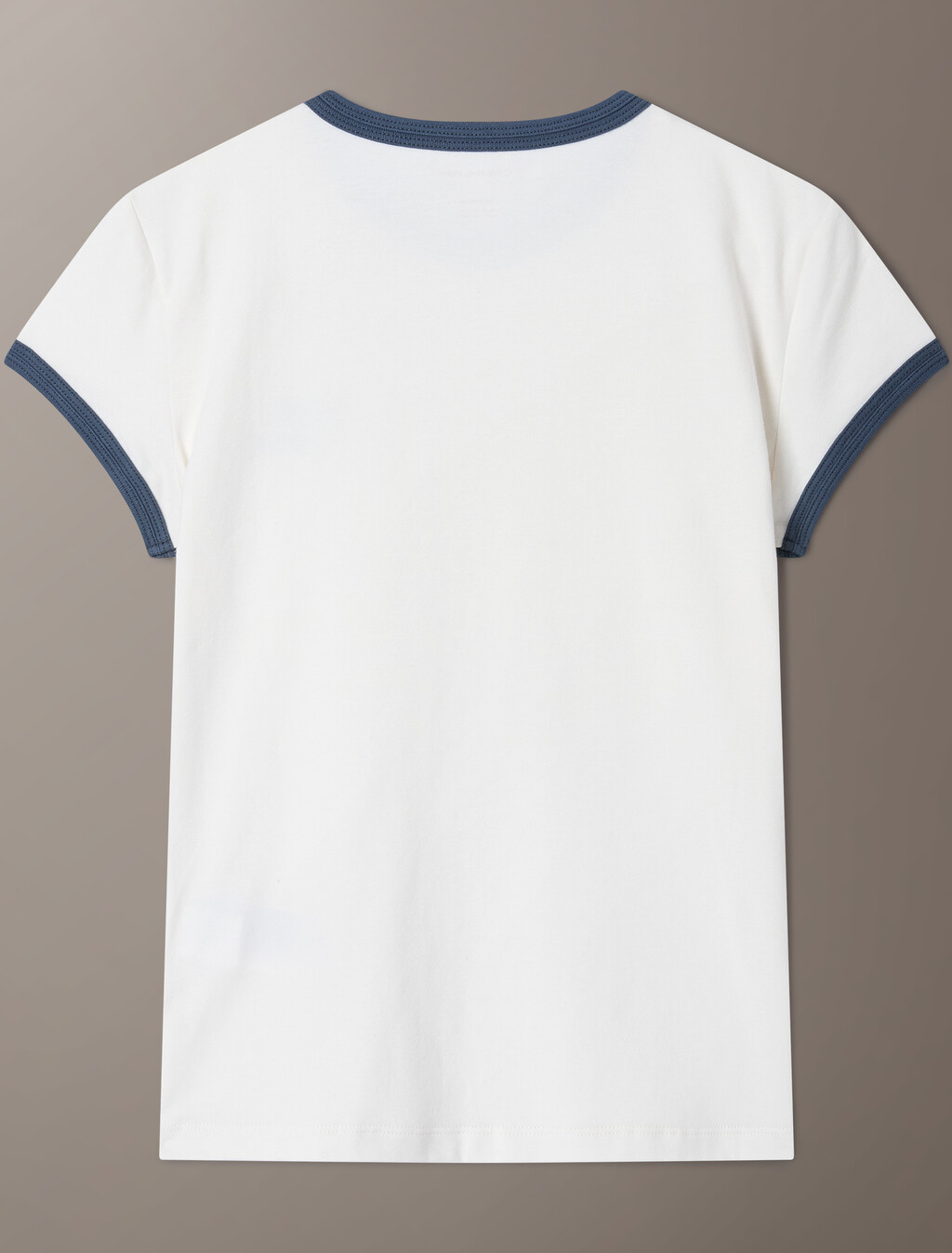 Buy 여성 슬림 로고 링거 티 in color TOFU