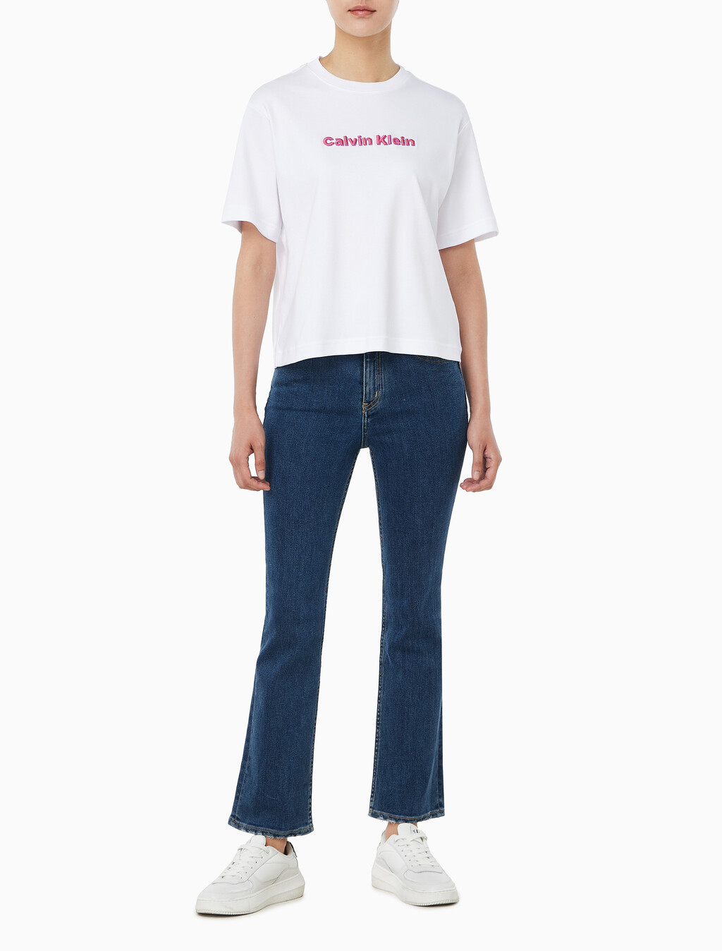 Buy 여성 S/S 투톤 3D 엠브로이더리 로고 티셔츠 in color BRILLIANT WHITE