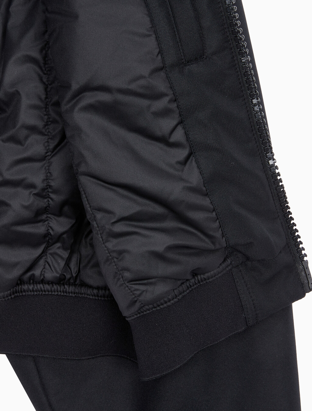 Buy 여성 크롭 패디드 재킷 in color BLACK