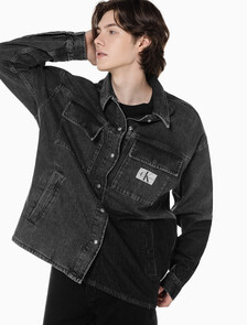 Buy 남성 오버사이즈 유틸리티 블랙 데님 셔츠 재킷 in color GREY STEPPED RELEASE HEM