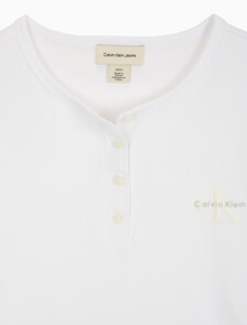 Buy 여성 모노그램 롱슬리브 헨리넥 티셔츠 in color BRILLIANT WHITE