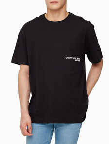 Buy 남성 릴렉스핏 CK 스프레이 로고 반팔 티셔츠 in color CK BLACK