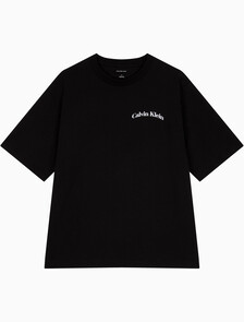 Buy 릴렉스드핏 16S 프론트백 빌딩 티 in color BLACK