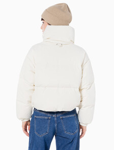 Buy 여성 볼륨 넥 크롭 다운 푸퍼 in color WHITE