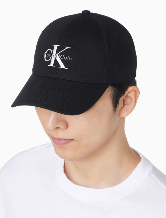 남녀공용 CKJ 모노그램 엠브로이더리 볼캡