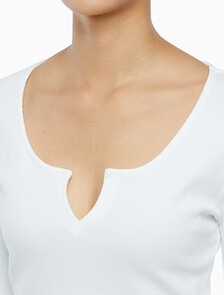 Buy 여성 스플리트 카라 립 롱 슬리브 in color BRIGHT WHITE