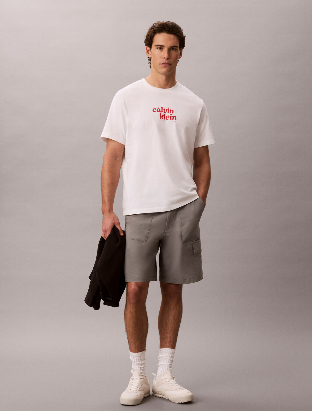 Buy 테크 나일론 릴렉스 유틸리티 쇼츠 in color Brown