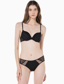 Buy 여성 CK 블랙 그래픽 레이스 AF 푸쉬업 브라 in color BLACK