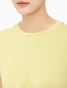 Buy 여성 트위스트 크롭 반팔티 in color YELLOW SAND