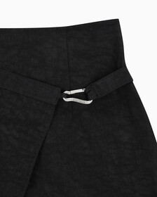 Buy 여성 새들 버클 미니스커트 in color CK BLACK
