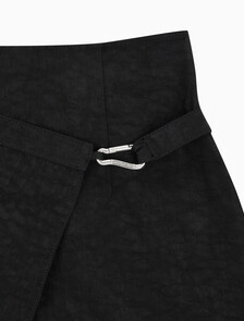 Buy 여성 새들 버클 미니스커트 in color CK BLACK