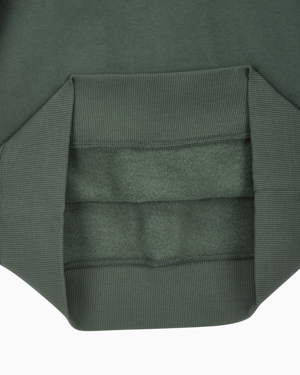 Buy 남성 레귤러핏 CK 뱃지 로고 기모 스웨트셔츠 in color KHAKI