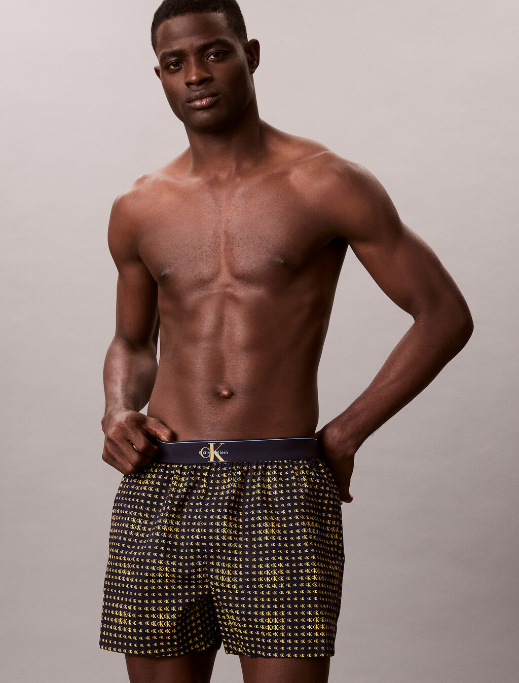 Buy 남성 CK 그래픽 우븐 박서 슬림 in color DARK NAVY PRINT 