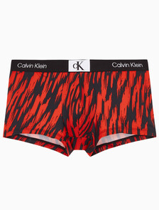 Buy 남성 1996 마이크로 로우라이즈 드로즈 in color TIGER STRIPE PRINT HAZARD