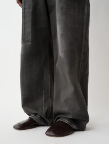 Buy VELA MAN - ART HORSE DEAN in color CURRANT