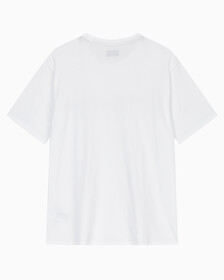 Buy 남성 레귤러 핏 에센셜 볼드 로고 반팔 티셔츠 in color BRIGHT WHITE