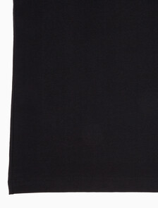 Buy 남성 레귤러핏 CK 로고 뱃지 반팔 티셔츠 in color CK BLACK