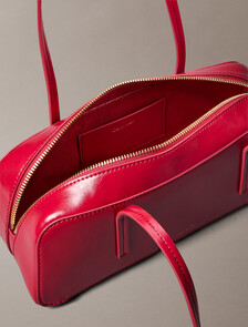 Buy 여성 엠보스드 로고 포일 글로시 발레토 백 in color JUNEBERRY