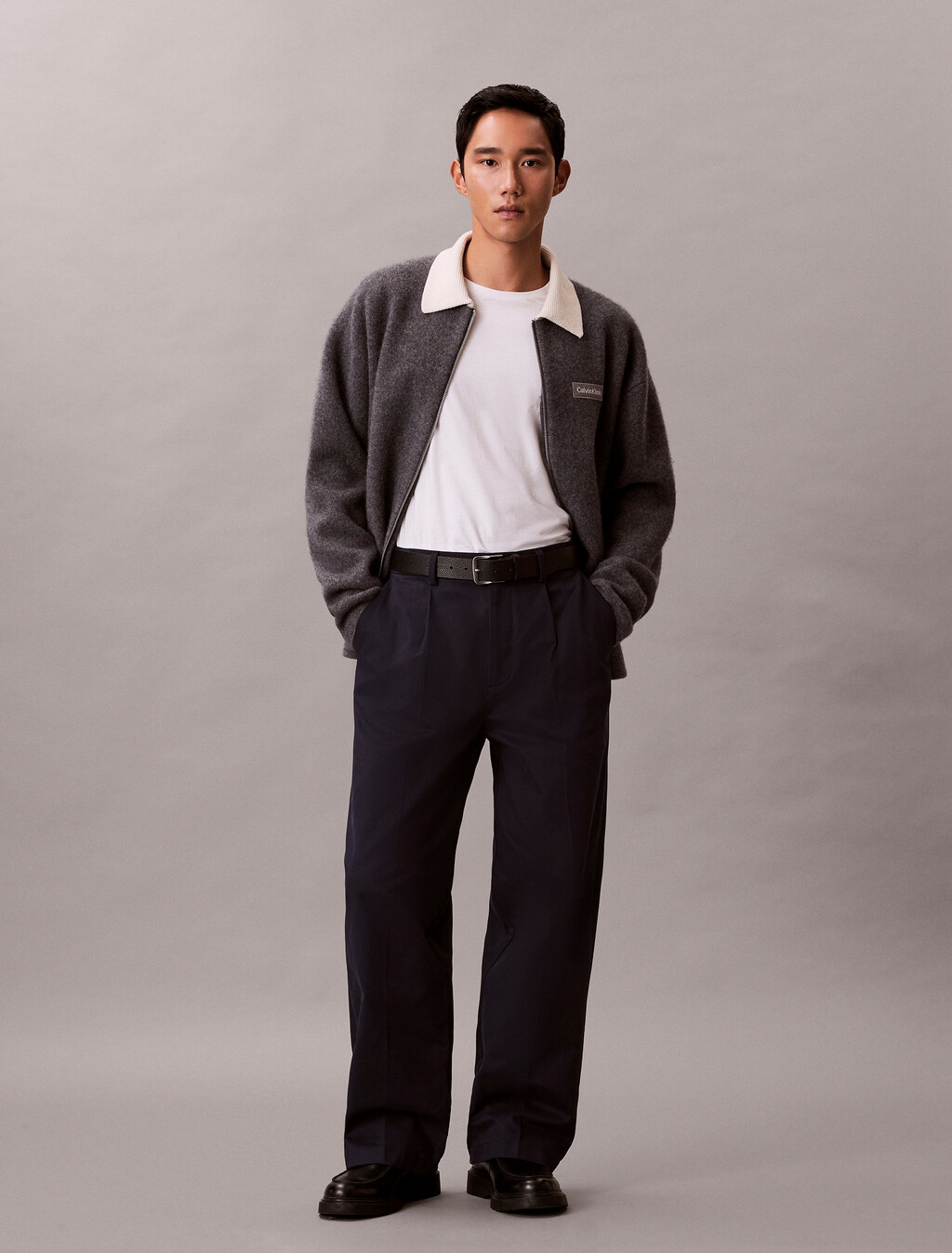 Buy 남성 모일드 메리노 울 콘트라스트 카라 풀집 가디건 in color MEDIUM GREY HEATHER