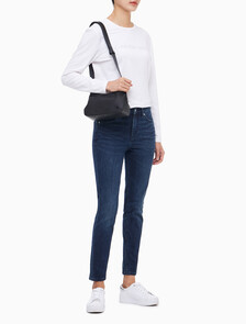 Buy 여성 CKJ 스컬티드 믹스 라운드 숄더백 in color BLACK