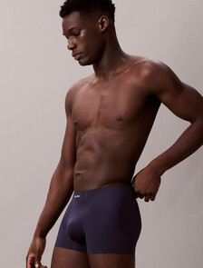 Buy 남성 CK 블랙 인비져블 트렁크 in color Dark purple